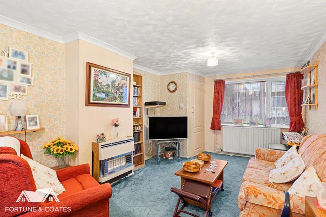 134, The Downs, Harlow photo 2