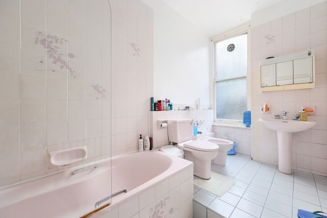 Flat for sale in Bickenhall Mansions, Bickenhall Street, London