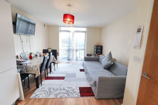 Flat 69 Foster House, Maxwell Road, Borehamwood, Hertfordshire, WD6 1FS photo 3