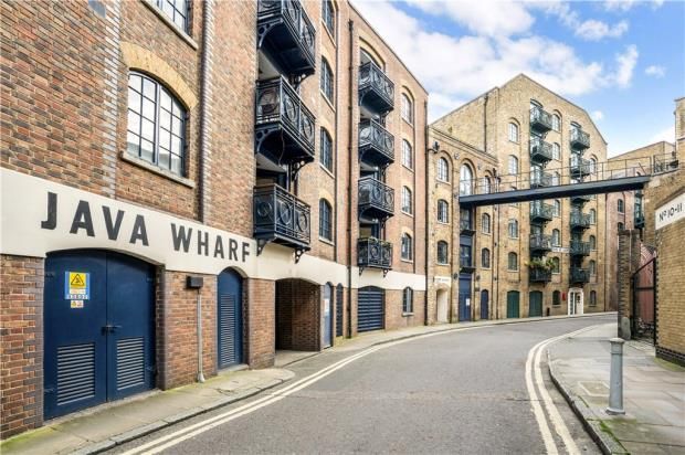 Flat for sale in Java Wharf, 16 Shad Thames, London