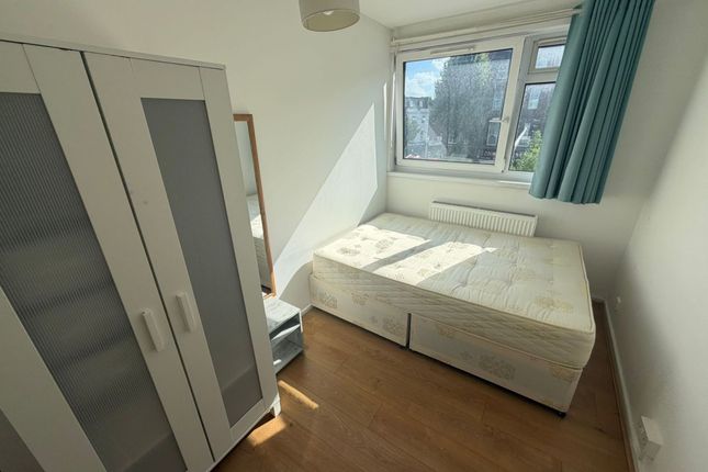 13 Gateway, Gateway - 4 Bedroom with Lounge, London photo 3