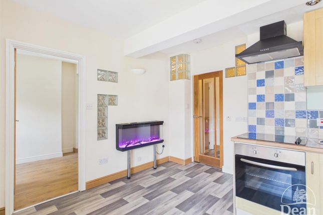 Flat 1, 1 Heywood Mews, Heywood Road, Cinderford photo 2