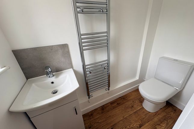 80, Bristol photo 3