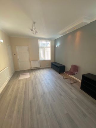 1 Churchill Avenue, Coventry photo 4