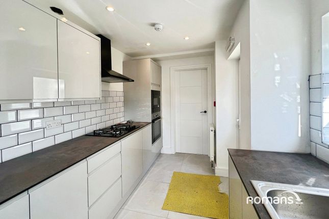 Room 5, 9, Roberts Road, Buckinghamshire photo 5
