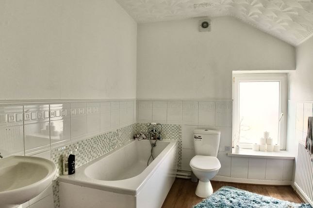 67 Greenfield Street, Bargoed photo 4