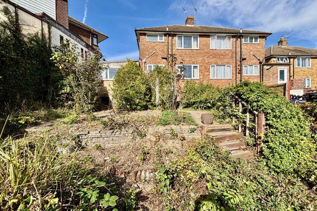 39, Nickleby Close, Rochester photo 2