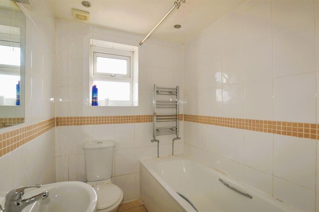 1b, Springfield Close, Croxley Green Rickmansworth photo 4
