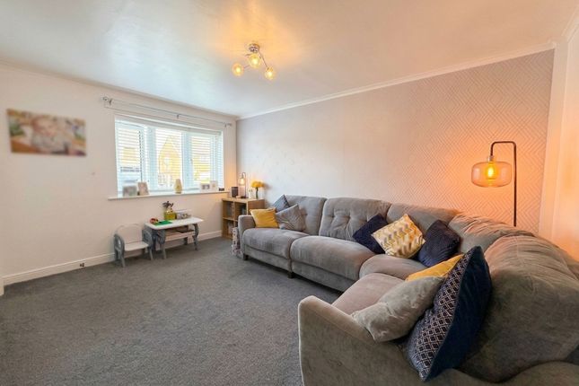 19 Finstock Close, Manchester photo 2