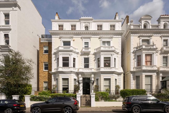 Flat for sale in Pembridge Square, Notting Hill, Bayswater, London W2