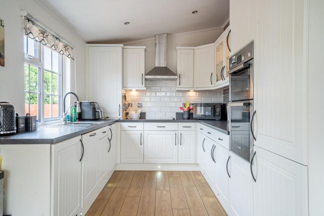 35, Swanlow Drive, York photo 4