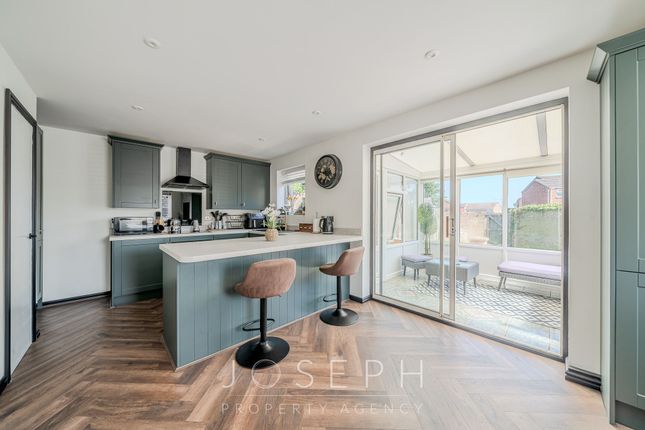 24 Dains Place, Felixstowe photo 4