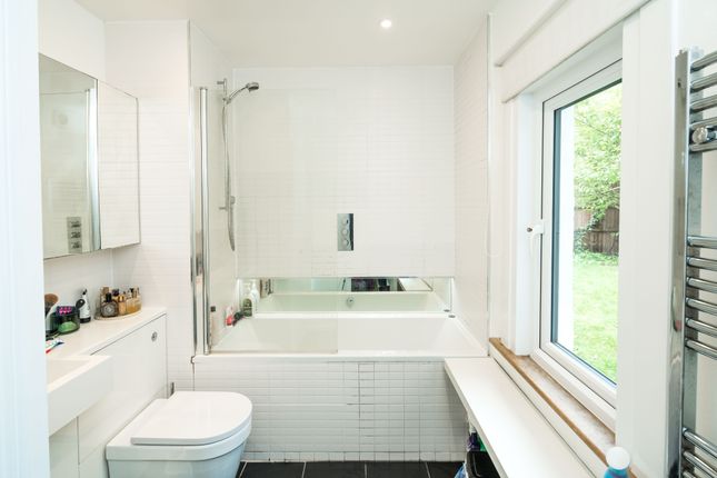 Flat for sale in Bushey Hill Road, London