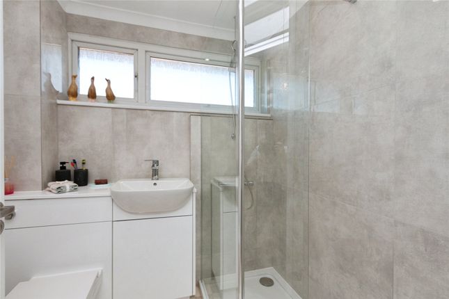 11, Bourne Court, Hampshire photo 3