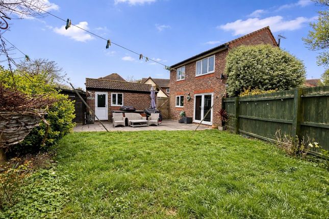 12, Stiles Close, Sheerness photo 3