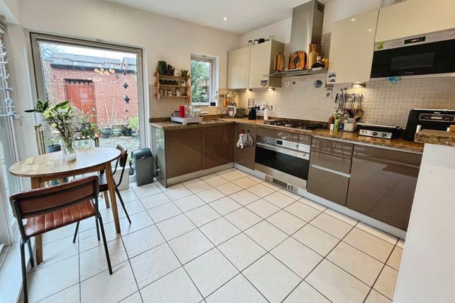 14, Montmano Drive, Manchester photo 4
