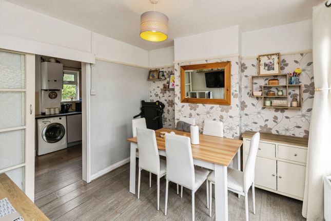 21, Plas Gwyn, Wrexham photo 4