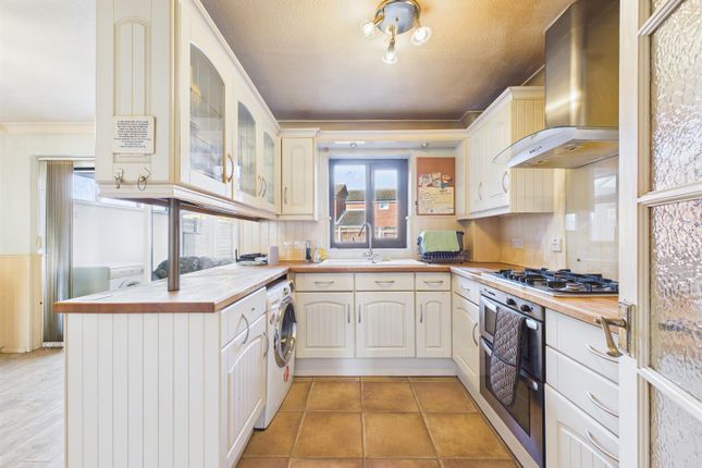 101, Witham Way, Aylesbury photo 4