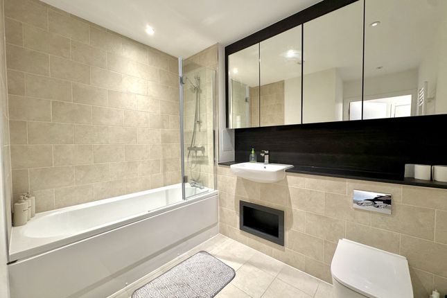 Flat 167, Arusha Court, Hayes photo 4