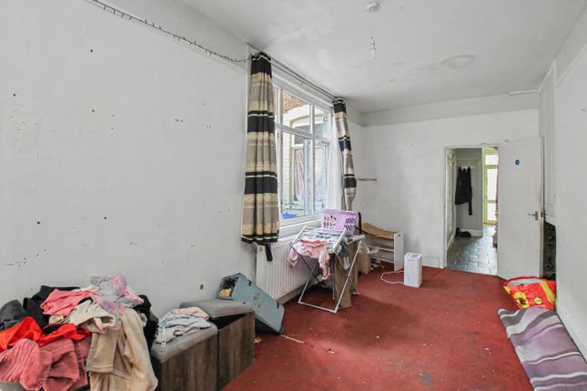 229 Hainton Avenue, Grimsby photo 5