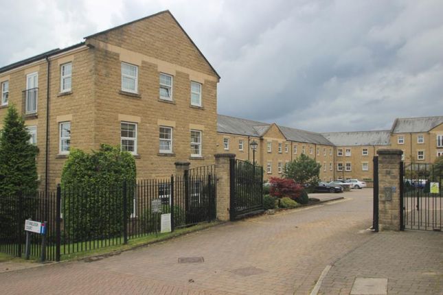 Thumbnail Flat to rent in Stoneleigh Court, Moortown, Leeds