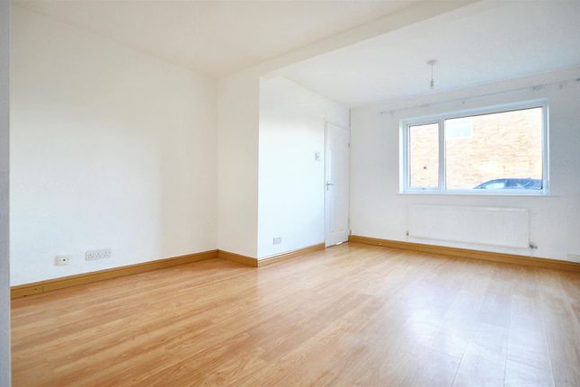 Reynard Way, Northampton photo 4
