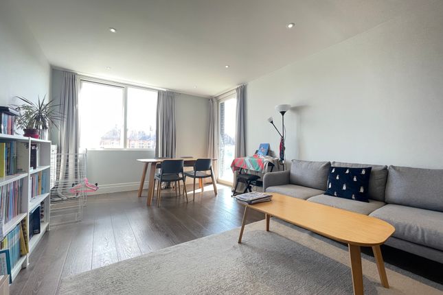 294 Hamond Court, Queenshurst Square, Kingston upon Thames photo 3