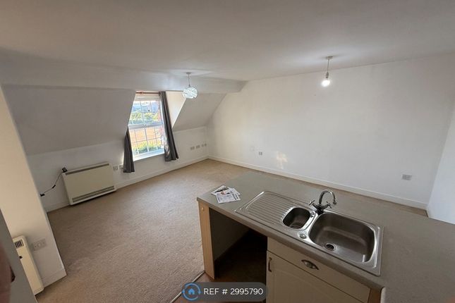 Flat, Poplar Close, Bexhill-On-Sea photo 4
