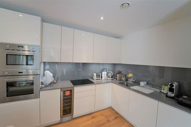 102, Dixon Butler Mews, London photo 2