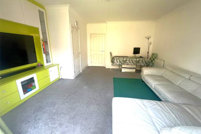 11, Wolfson Drive, Hampshire photo 2