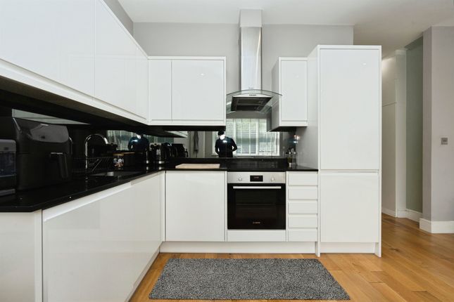 Flat 7, Swilley Gardens, Oxford Road, High Wycombe photo 3