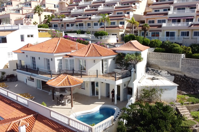 Villa for sale in Calle Pino, Los Gigantes, Tenerife, Canary Islands, Spain