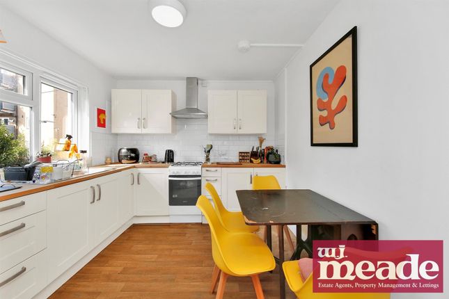 10, Gibson Close, Stepney Green, London photo 2