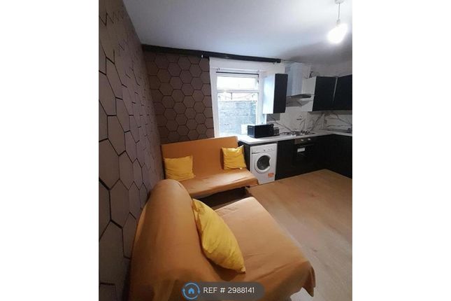 Flat, Kingsland Road Canton, Cardiff photo 4