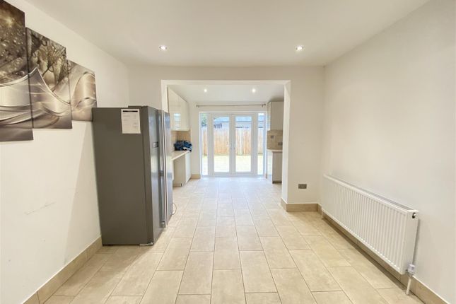 86, Deans Lane, Edgware photo 5