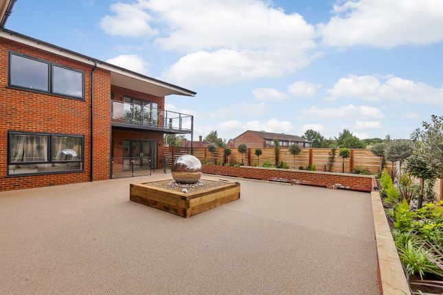 Flat 2 Chenies Mews, Chalfont Station Road, Amersham photo 3