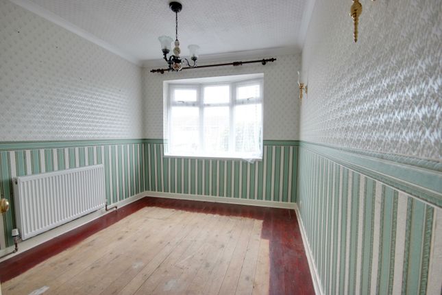 27, Chestnut Avenue, Beverley photo 3