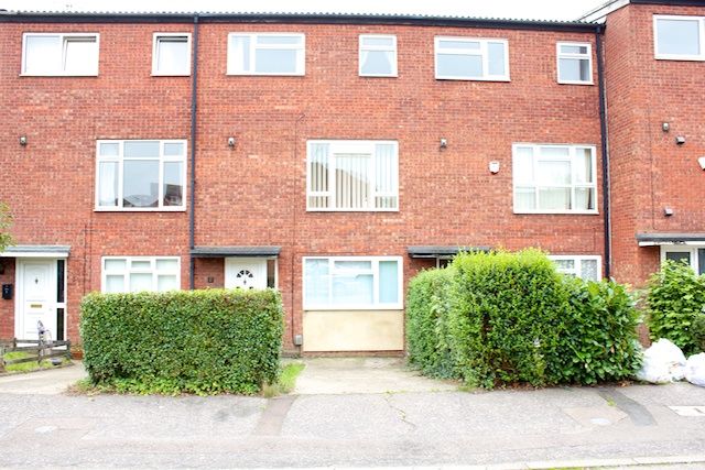 Thumbnail Detached house to rent in Sullivan Close, Colchester, Essex