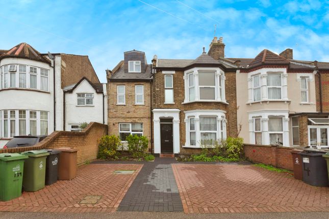 Maisonette for sale in 139 Vicarage Road, London