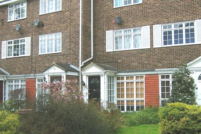 Thumbnail Town house to rent in Wheatcroft Grove, Gillingham