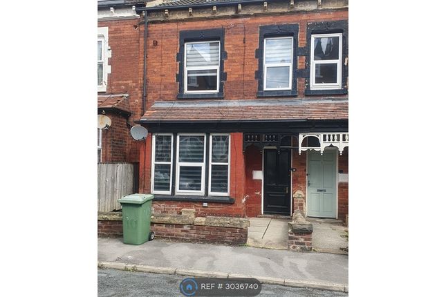 Flat, Roman Place, Leeds photo 2