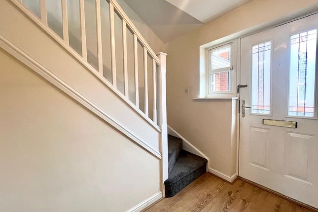 9, Sutton-in-Ashfield photo 2