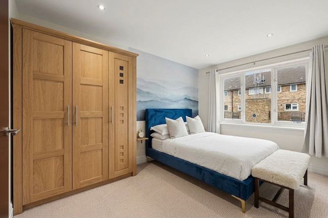 14 Gloucester Mews West, London photo 2