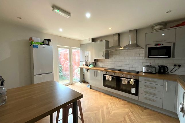 Room 4, 39 Mansfield Road, Doncaster photo 4