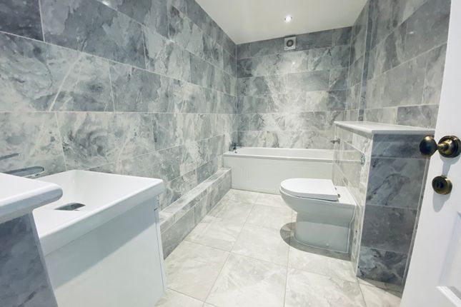 En-Suite Bathroom