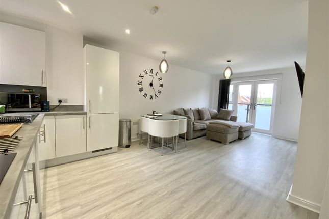Flat 4, 31, Harris Way, Milton Keynes photo 4
