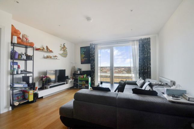 Genteel House, Samara Drive, Southall photo 4