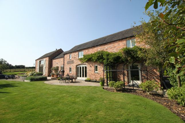 94, High Street, Derbyshire photo 3