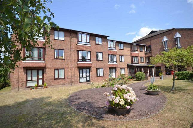 1-bed house on Flat 17, Penrith Court Broadwater Street East, Worthing, £85,000