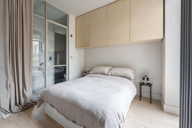 Flat for sale in Leytonstone Road, London